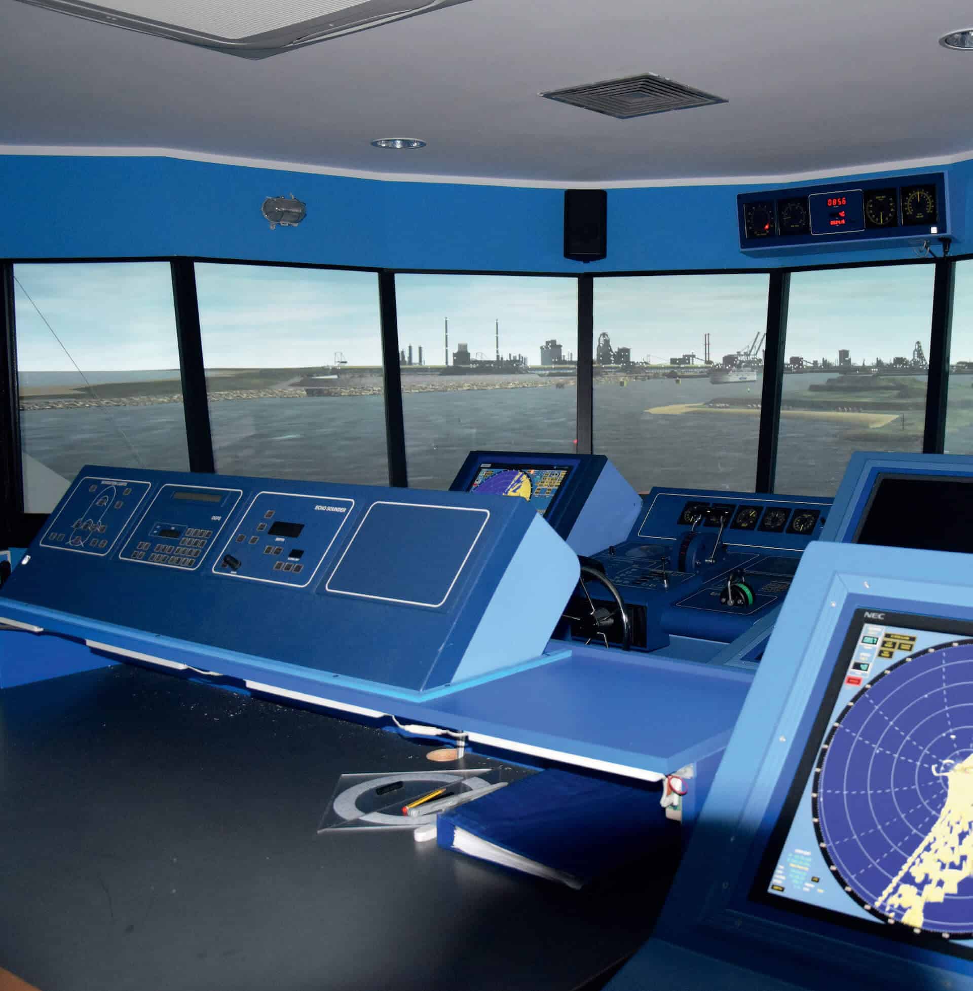 Symulator mostka kapitańskiego w Szkole Morskiej w Gdyni